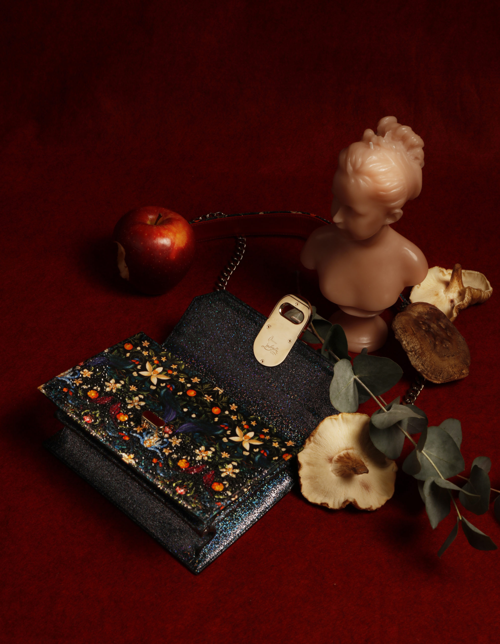 sac-luxe-contedefées-petitchaperonrouge-louboutin